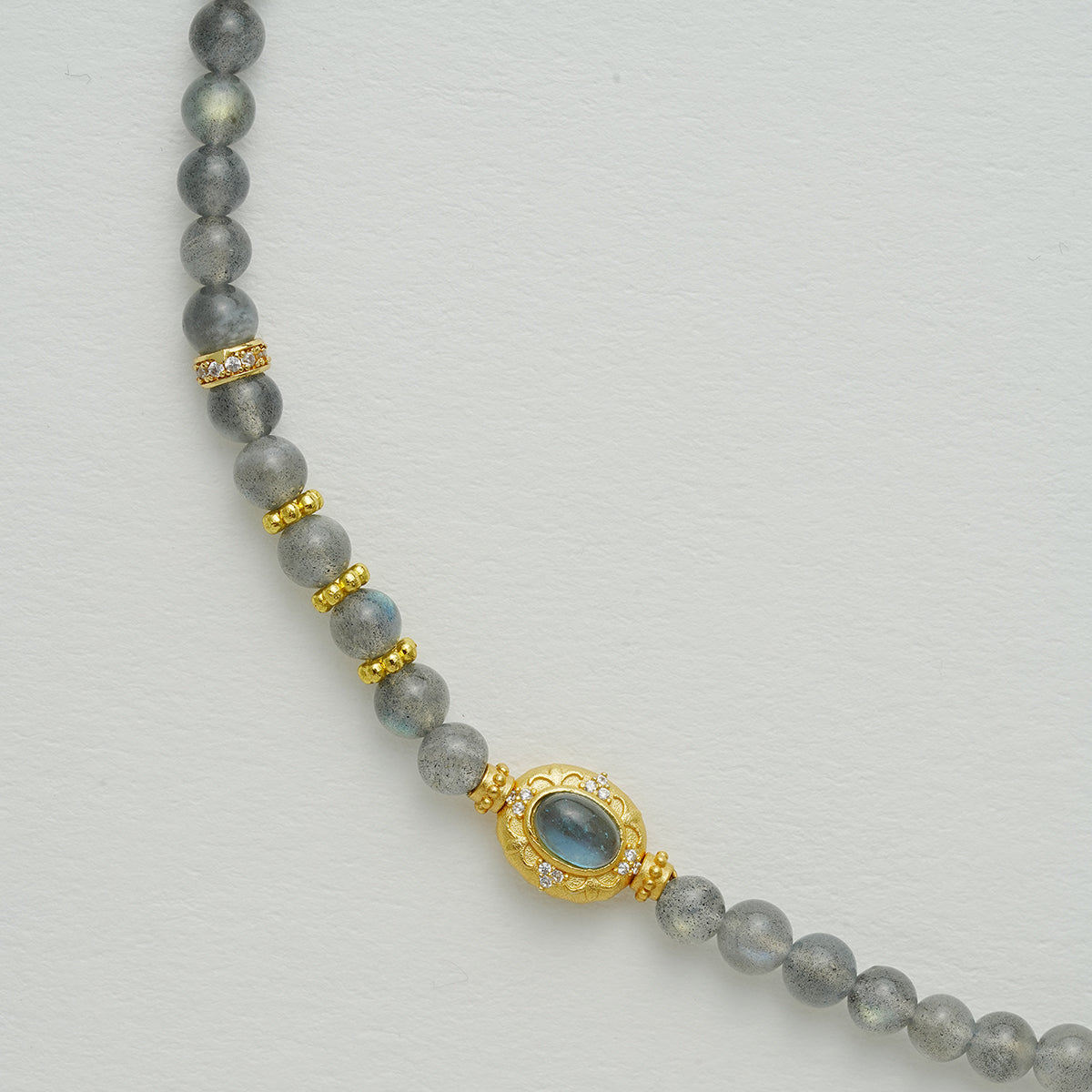 グレームーンストーンのマルチラップブレスレット