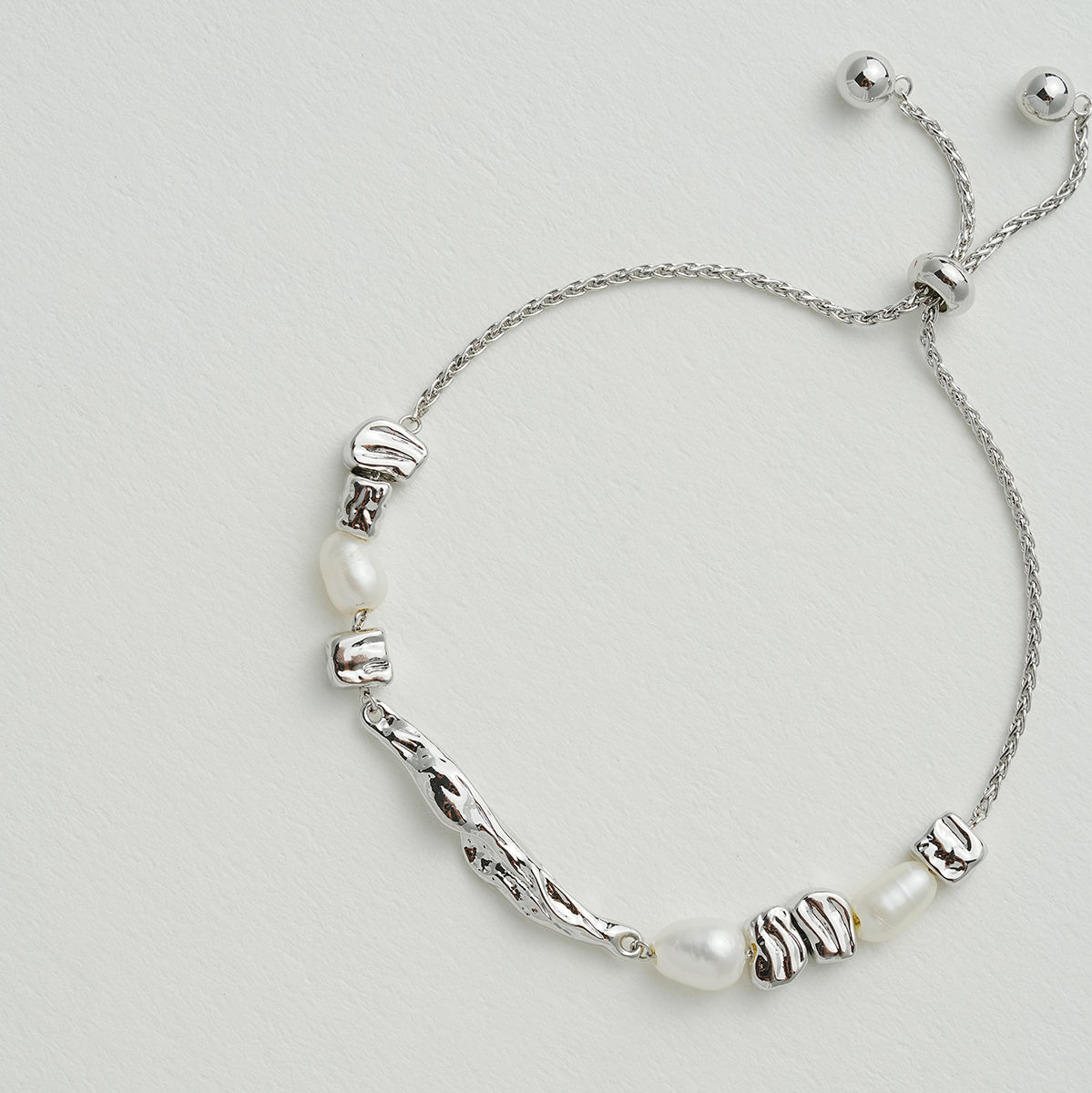 淡水パールのウォーターフォールネックレス