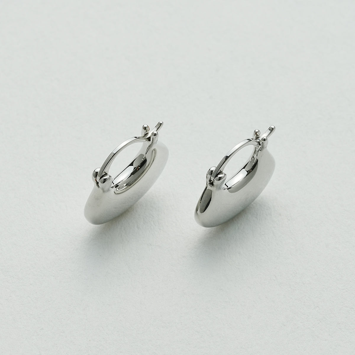 イチョウの葉メタル光沢イヤリング