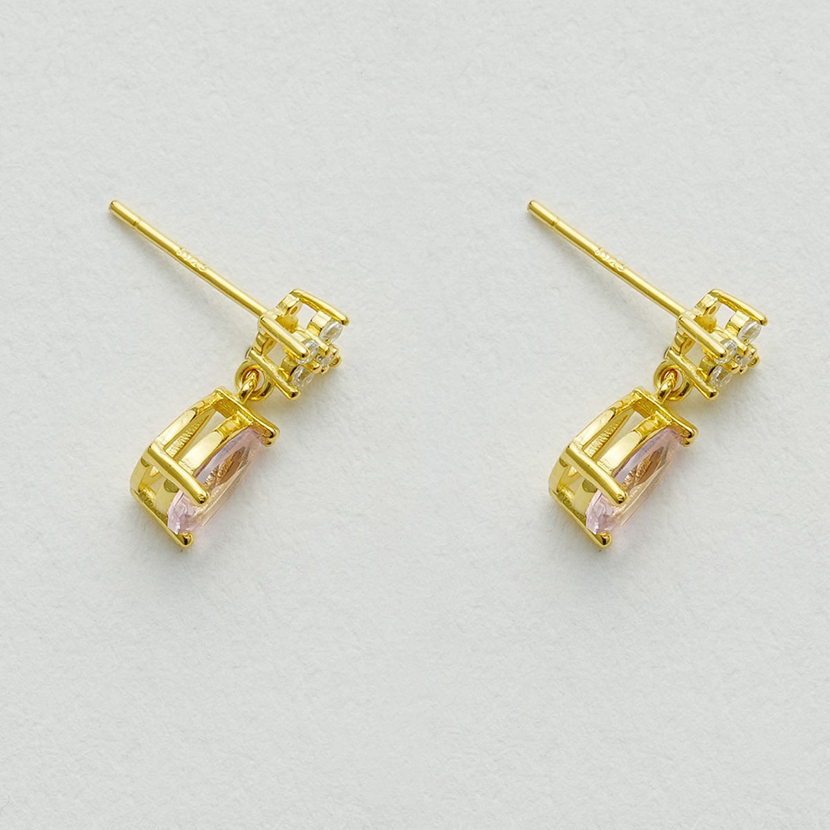 925シルバーのピンクジルコニアイヤリング