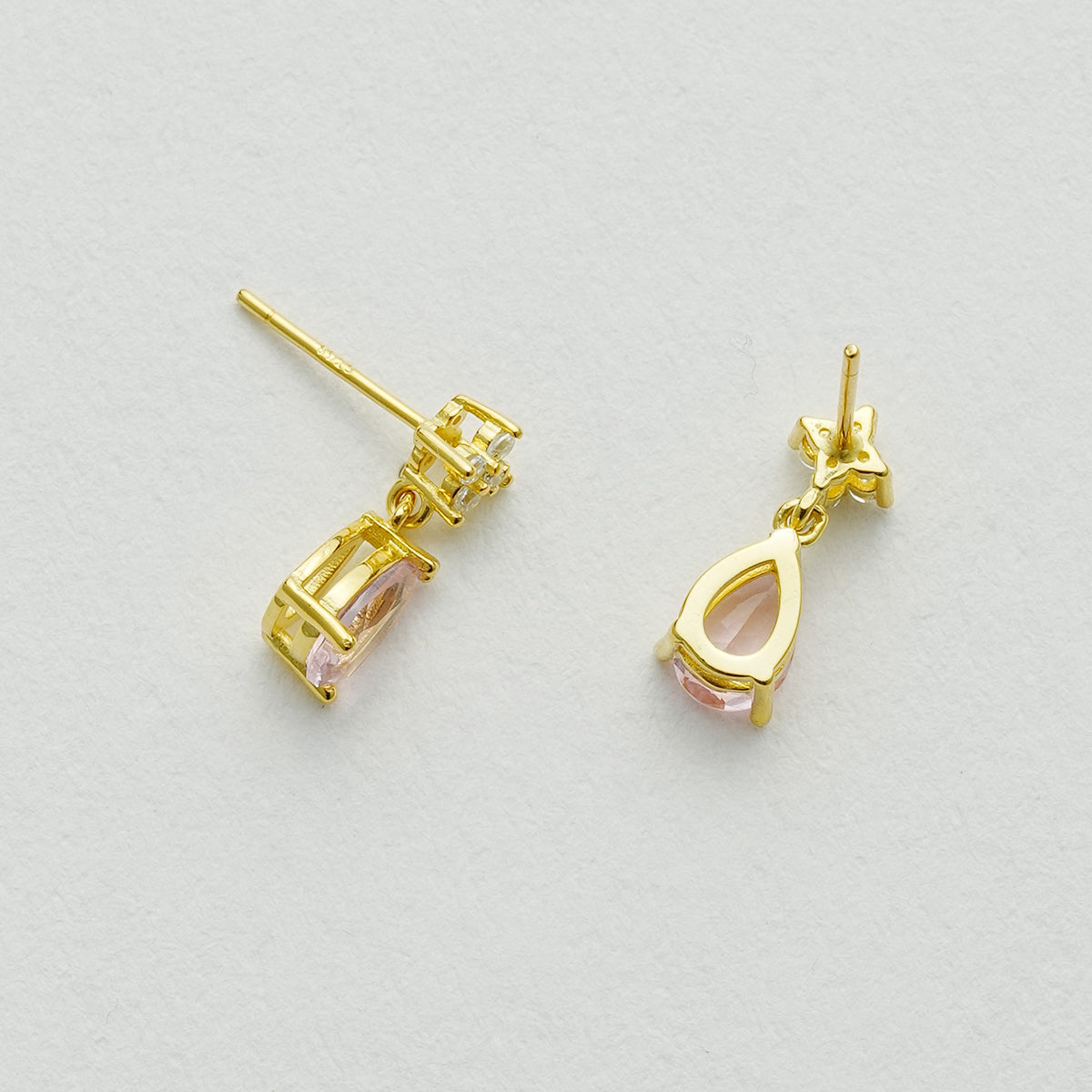 925シルバーのピンクジルコニアイヤリング