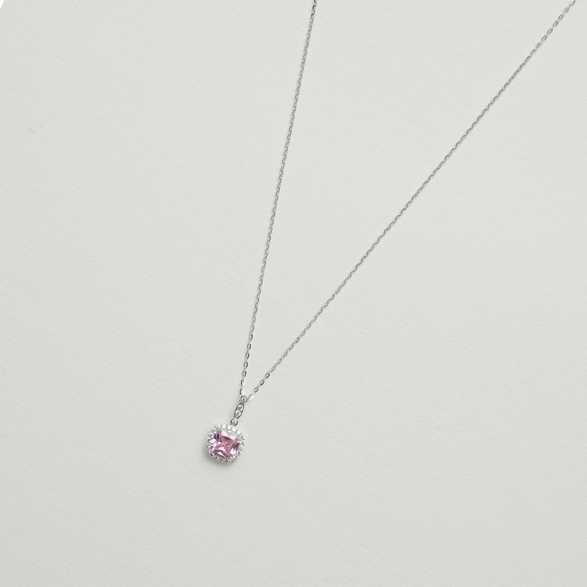 925シルバー ピンククリスタルダイヤモンドネックレス