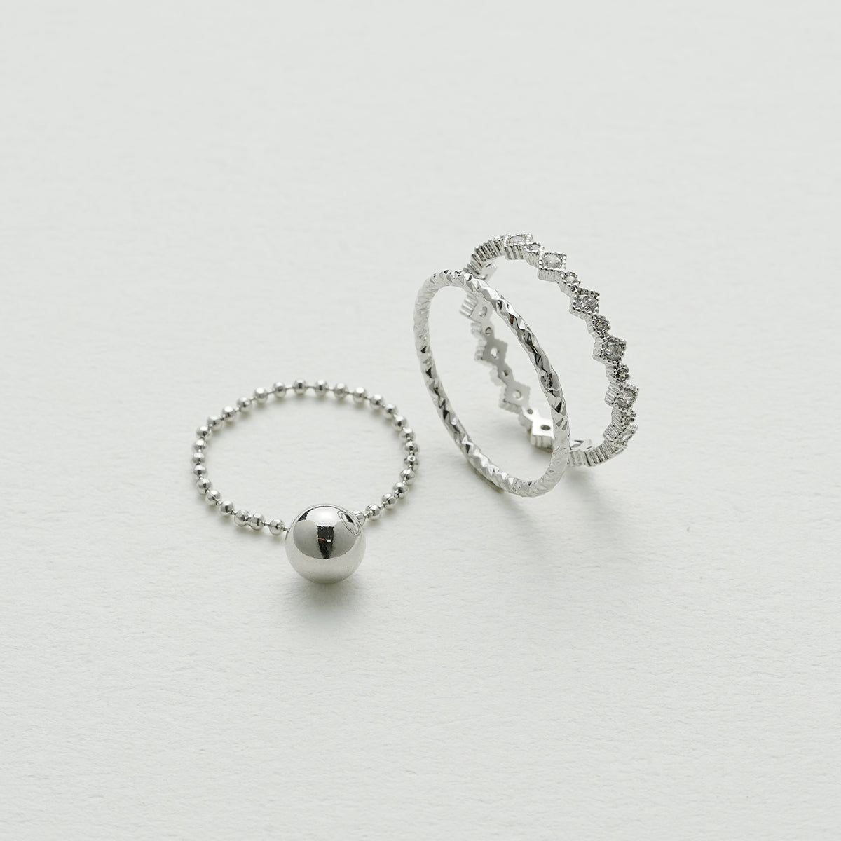 多様に重ねて楽しめるリングセット