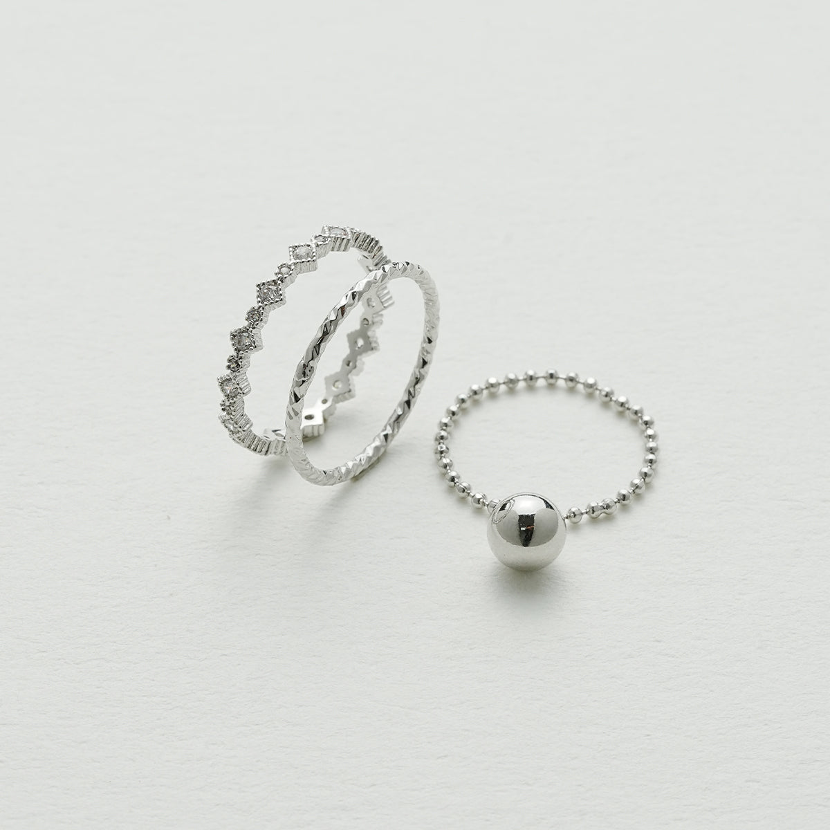 多様に重ねて楽しめるリングセット