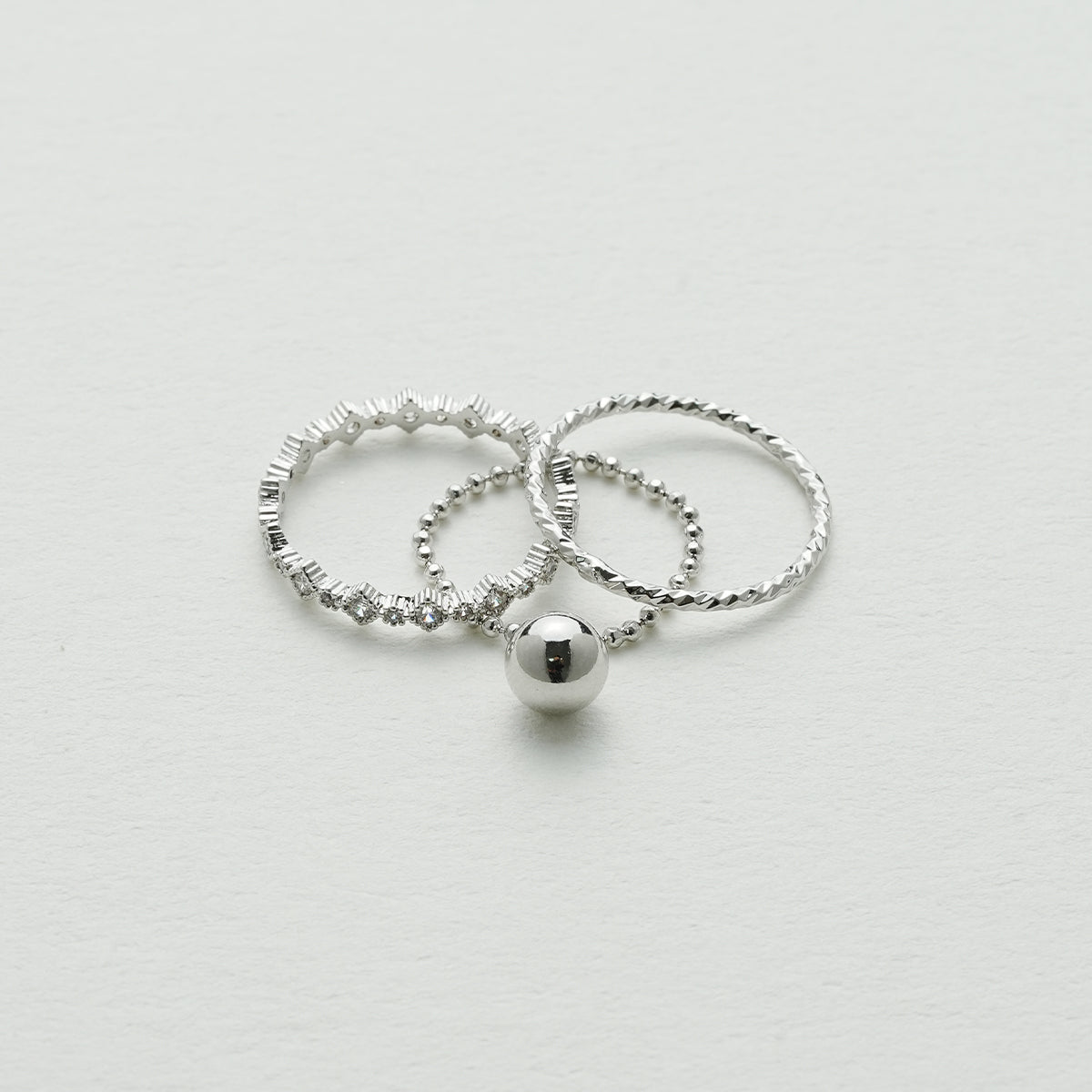 多様に重ねて楽しめるリングセット