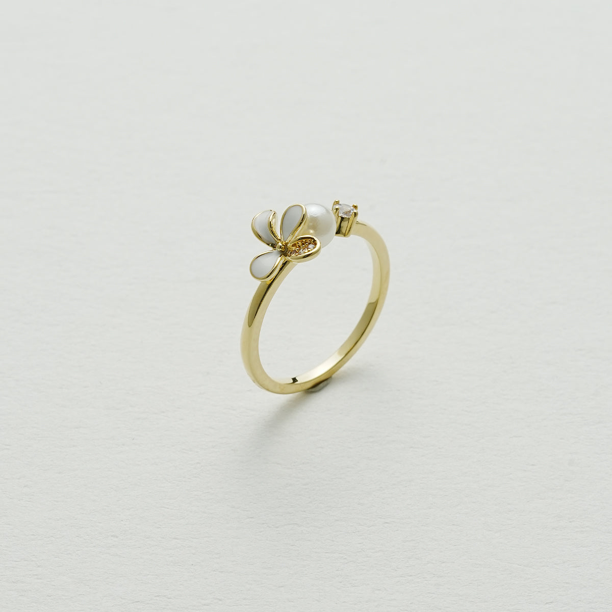 小さな白い花のオープンリング – ziieyi.Jewelry