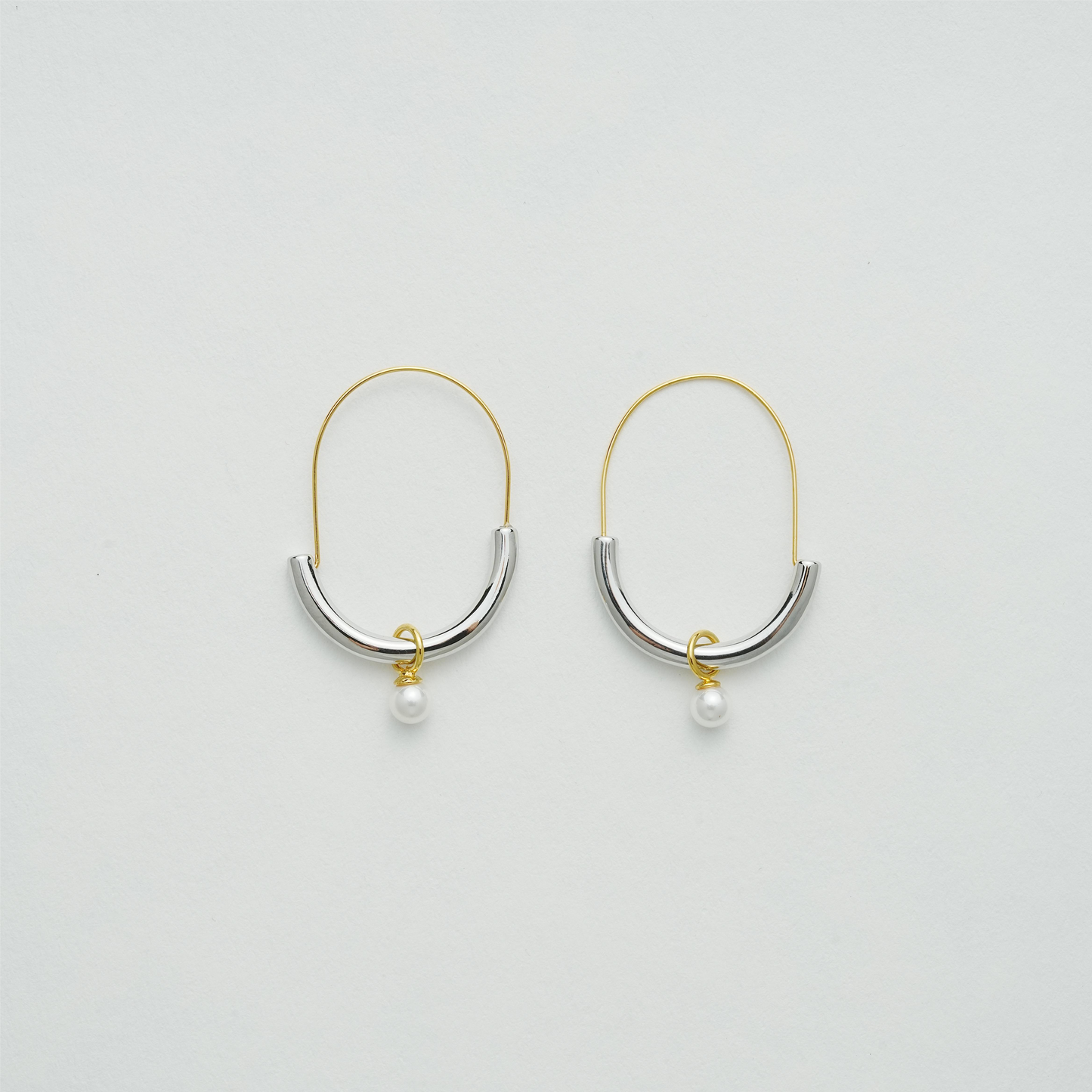 淡水パールのコンビカラーイヤリング