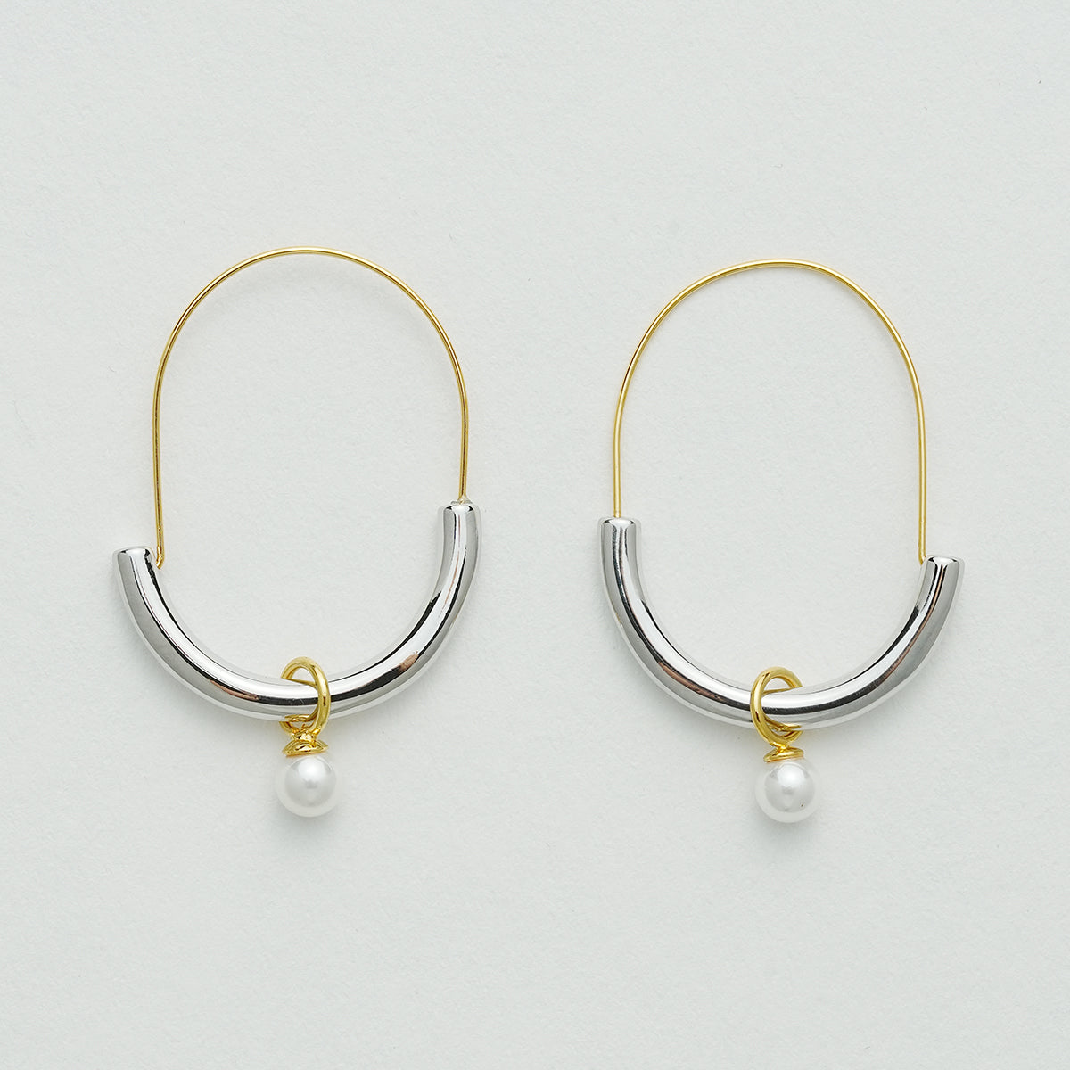 淡水パールのコンビカラーイヤリング