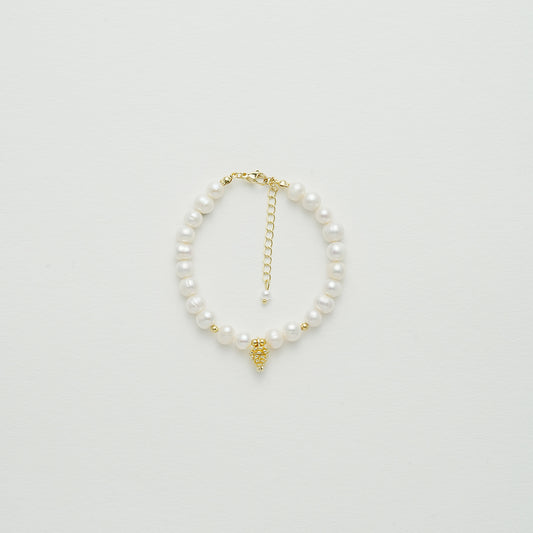 淡水パールと松ぼっくりのブレスレット
