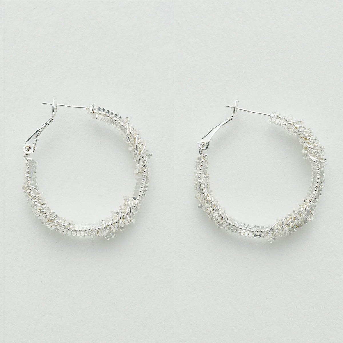 波の光イヤーカフ