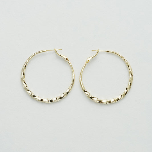 精巧なクリスタルダイヤモンドイヤーカフ