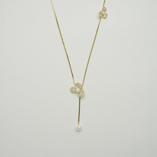 花のフリンジネックレス