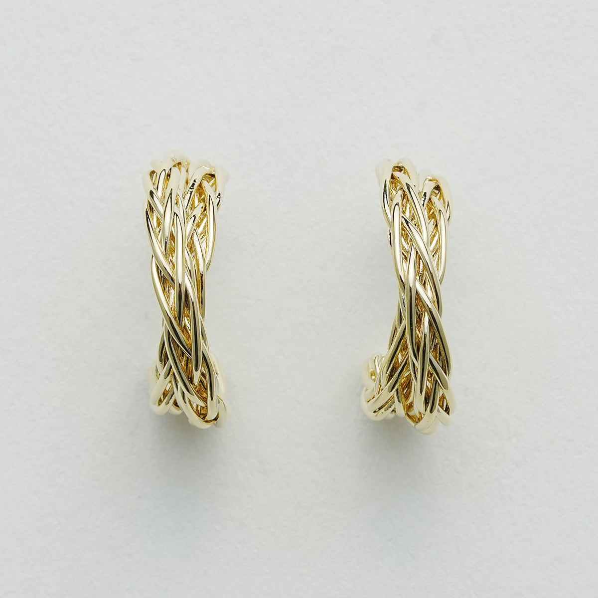 シンプルなイヤーカフ