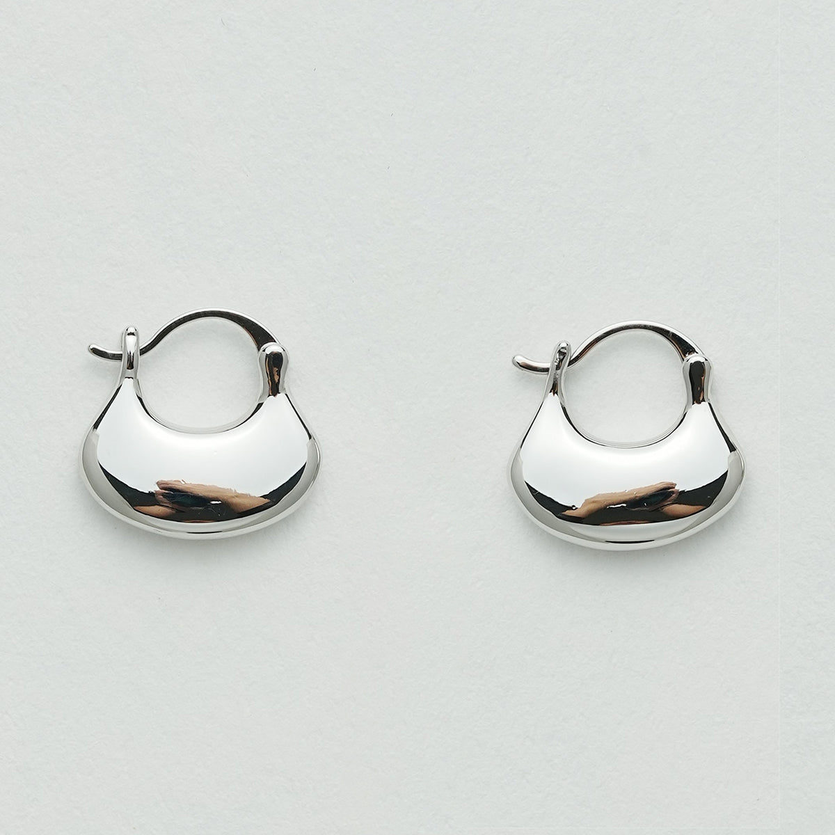 イチョウの葉メタル光沢イヤリング